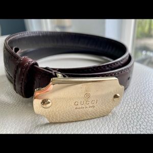Classic Gucci women’s logo belt in brown